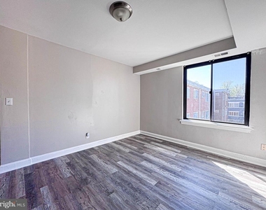 4630 Hillside Road Se - Photo Thumbnail 7