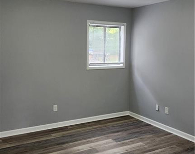 1437 Artesian Court - Photo Thumbnail 6