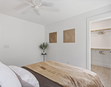 1700 Evergreen Avenue - Photo Thumbnail 19