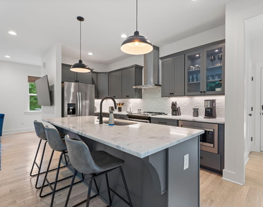 1700 Evergreen Avenue - Photo Thumbnail 4