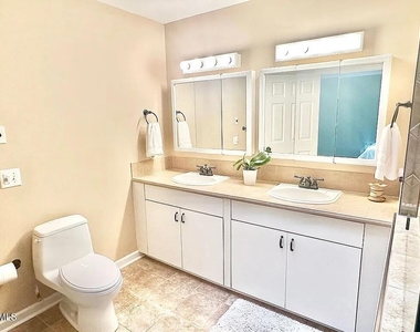 1907 Wedgewood Drive - Photo Thumbnail 12