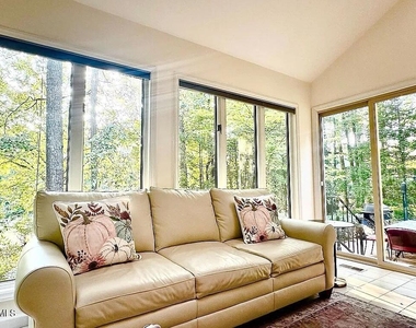 1907 Wedgewood Drive - Photo Thumbnail 2