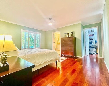 1907 Wedgewood Drive - Photo Thumbnail 9