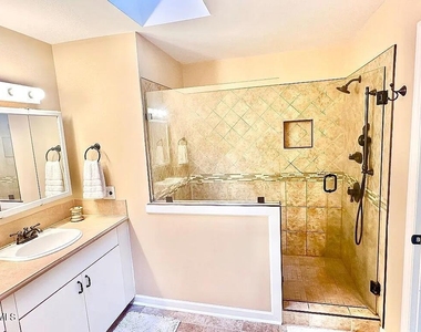 1907 Wedgewood Drive - Photo Thumbnail 11