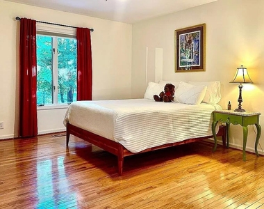 1907 Wedgewood Drive - Photo Thumbnail 13