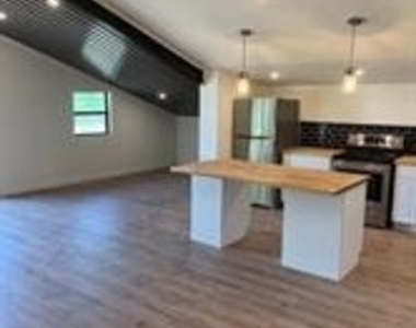 15430 Stroup Cir - Photo Thumbnail 2