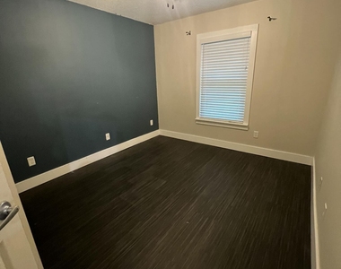 1115 Main Street - Photo Thumbnail 12