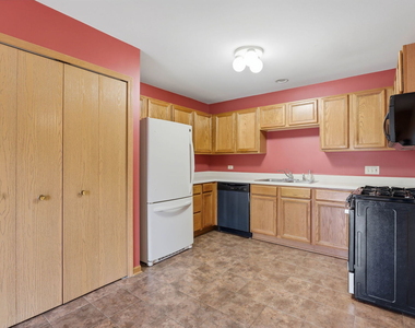490 Westwood Court - Photo Thumbnail 2
