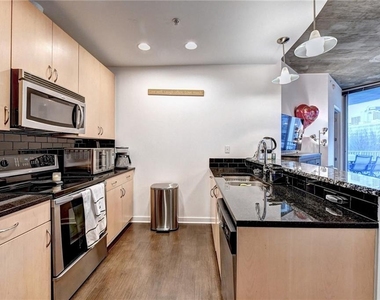 400 W Peachtree Street Nw - Photo Thumbnail 6
