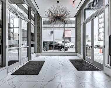 400 W Peachtree Street Nw - Photo Thumbnail 3