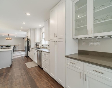 691 Harbor Cove - Photo Thumbnail 19