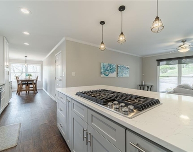 691 Harbor Cove - Photo Thumbnail 15