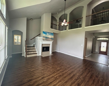 7936 Lake Commons Drive - Photo Thumbnail 6