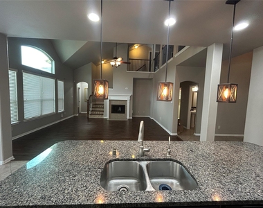 7936 Lake Commons Drive - Photo Thumbnail 11