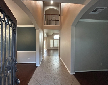 7936 Lake Commons Drive - Photo Thumbnail 2