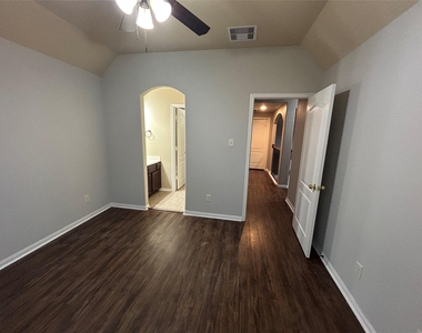 7936 Lake Commons Drive - Photo Thumbnail 27