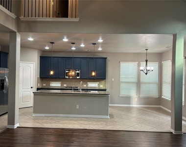 7936 Lake Commons Drive - Photo Thumbnail 12