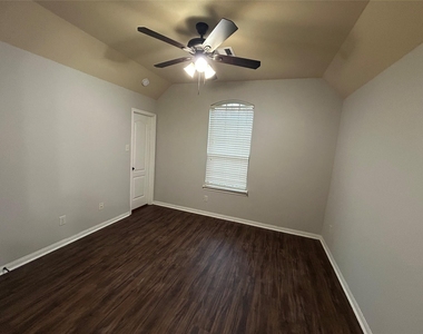 7936 Lake Commons Drive - Photo Thumbnail 26