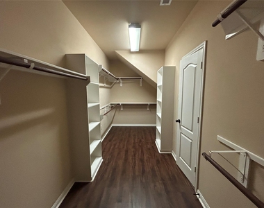 7936 Lake Commons Drive - Photo Thumbnail 22