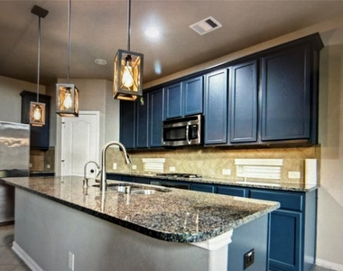7936 Lake Commons Drive - Photo Thumbnail 14