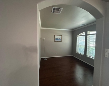 7936 Lake Commons Drive - Photo Thumbnail 4