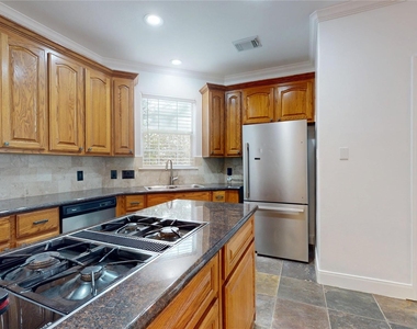 328 Malone Street - Photo Thumbnail 15