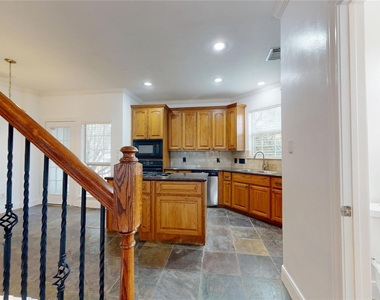 328 Malone Street - Photo Thumbnail 12