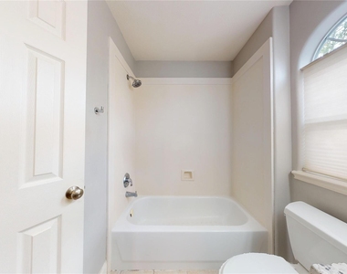 328 Malone Street - Photo Thumbnail 37