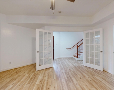 328 Malone Street - Photo Thumbnail 4