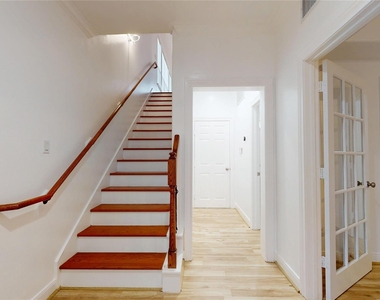 328 Malone Street - Photo Thumbnail 1