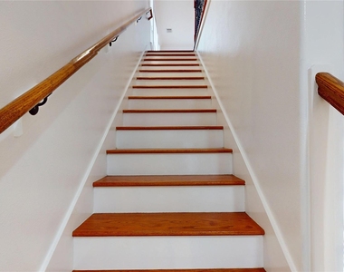 328 Malone Street - Photo Thumbnail 7