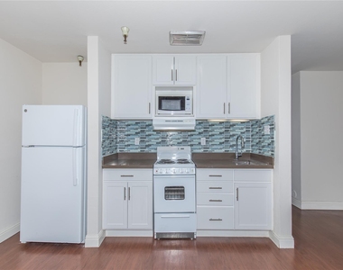 1825 Mission St - Photo Thumbnail 14