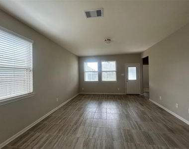 3132 Dunsmore Manor Court - Photo Thumbnail 17