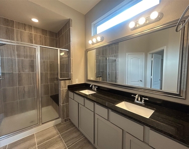 3132 Dunsmore Manor Court - Photo Thumbnail 13