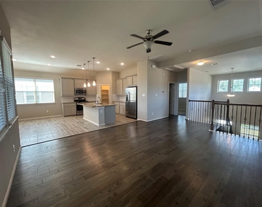 3132 Dunsmore Manor Court - Photo Thumbnail 8
