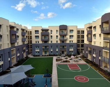 200 E 10th St - Photo Thumbnail 1