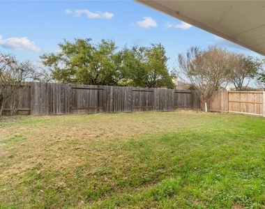 15323 Redbud Berry Way - Photo Thumbnail 21