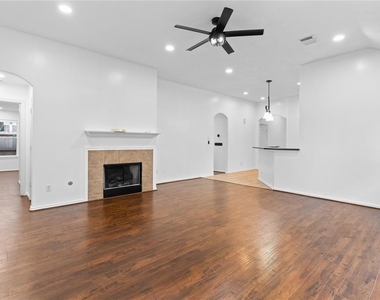 15323 Redbud Berry Way - Photo Thumbnail 4