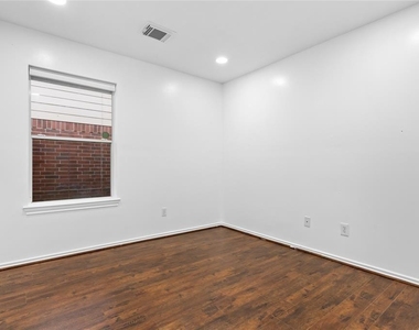 15323 Redbud Berry Way - Photo Thumbnail 13