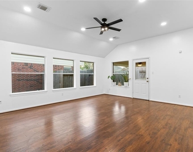 15323 Redbud Berry Way - Photo Thumbnail 5
