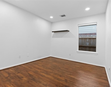 15323 Redbud Berry Way - Photo Thumbnail 14