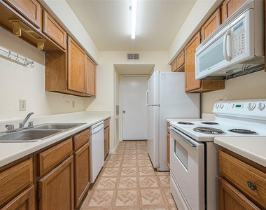 6606 De Moss Drive - Photo Thumbnail 5