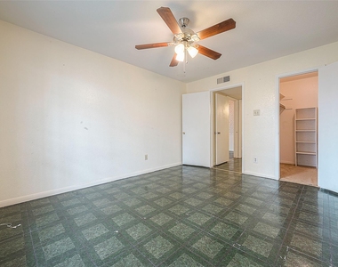 6606 De Moss Drive - Photo Thumbnail 9