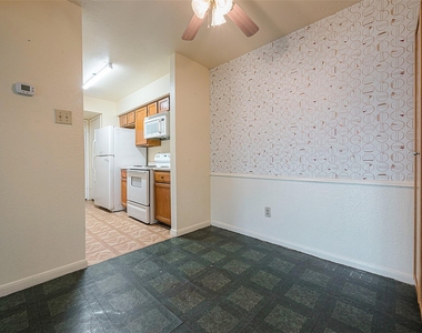 6606 De Moss Drive - Photo Thumbnail 4