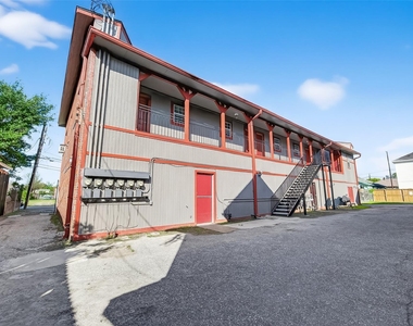 2316 Freeman Street - Photo Thumbnail 3