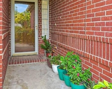 13607 Sable Lane - Photo Thumbnail 2
