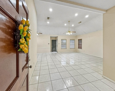 13607 Sable Lane - Photo Thumbnail 3