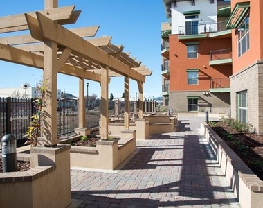 25 Harbour Wy - Photo Thumbnail 3
