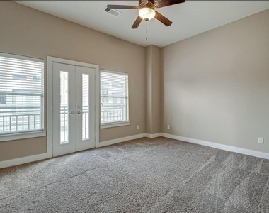 1215 Wentworth Street - Photo Thumbnail 11
