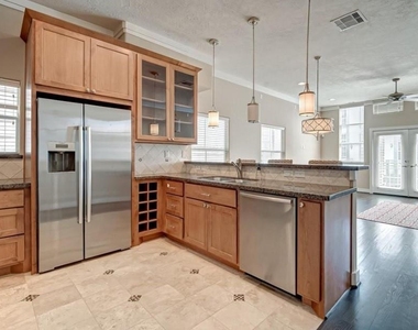 1215 Wentworth Street - Photo Thumbnail 10